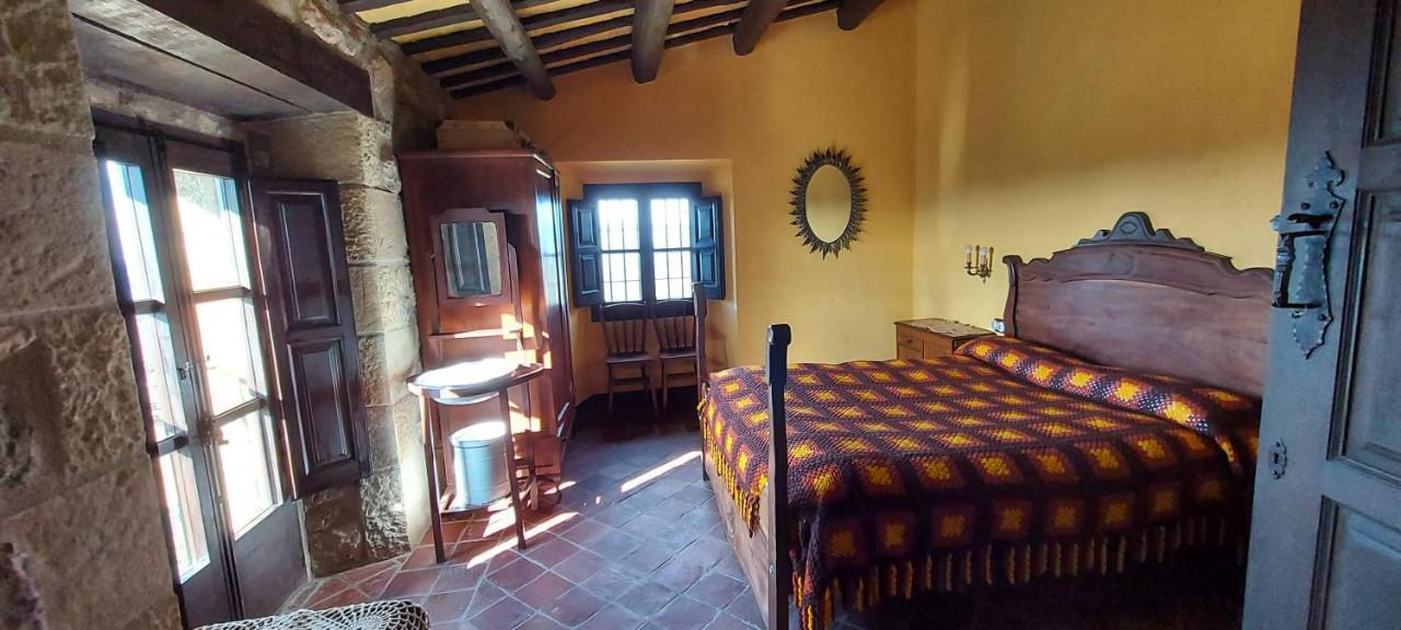 Vila Castell De Llaés Exteriér fotografie