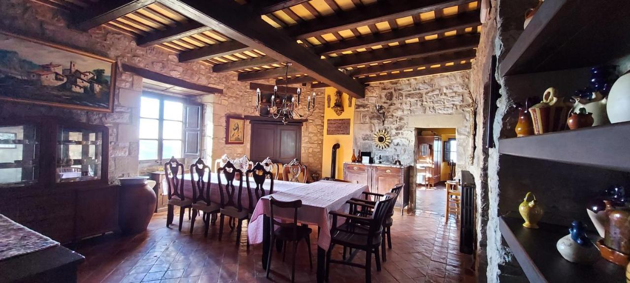 Vila Castell De Llaés Exteriér fotografie